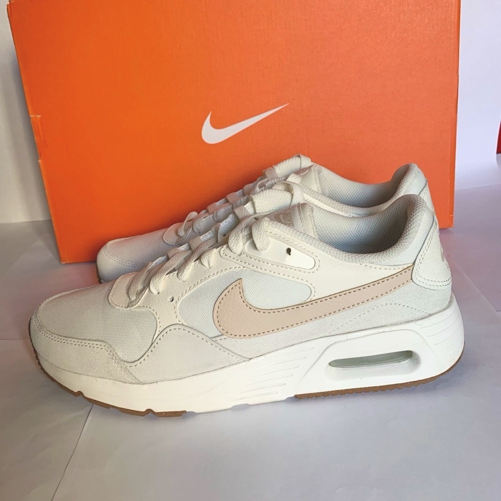 Nike Air Max SC Sneakers in Cream, white, pink